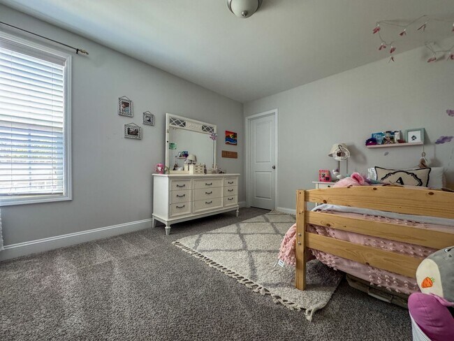 Building Photo - Stunning 4 Bed 2.5 Bath Home in Cameron with Fenced Yard