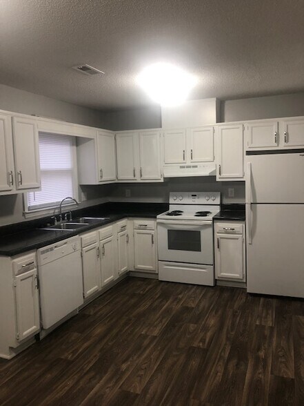 Building Photo - 4411 Graceland Ct