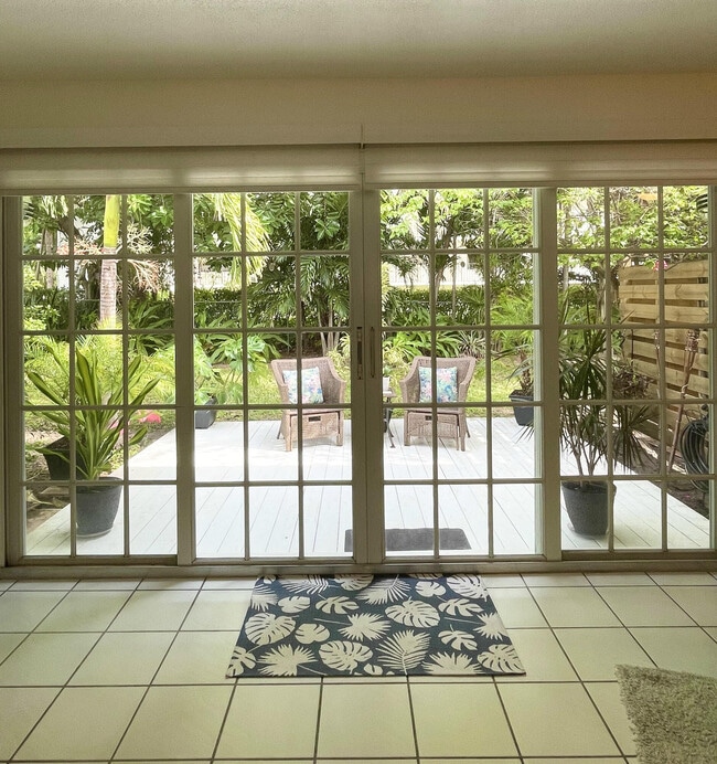 Building Photo - 266 NE Wavecrest Way