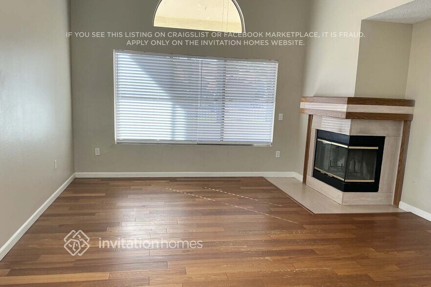 Building Photo - 1541 E Laurel Ave