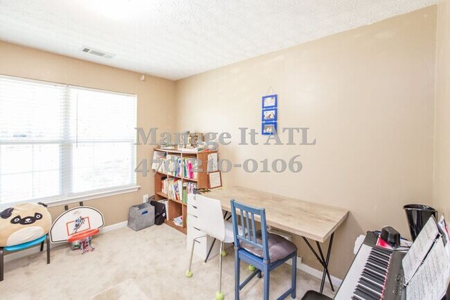 Building Photo - Charming 4-Bedroom Home for Rent in Prime ...