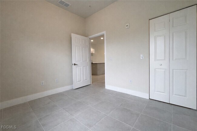 Building Photo - 3313 SW 8th Pl