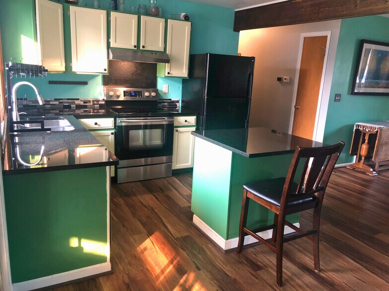 Kitchen - 1220 Alpine Pl