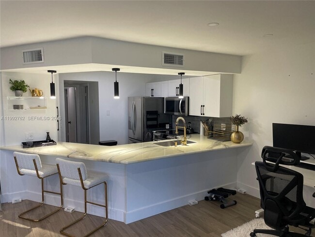 Building Photo - 1605 S US Hwy 1