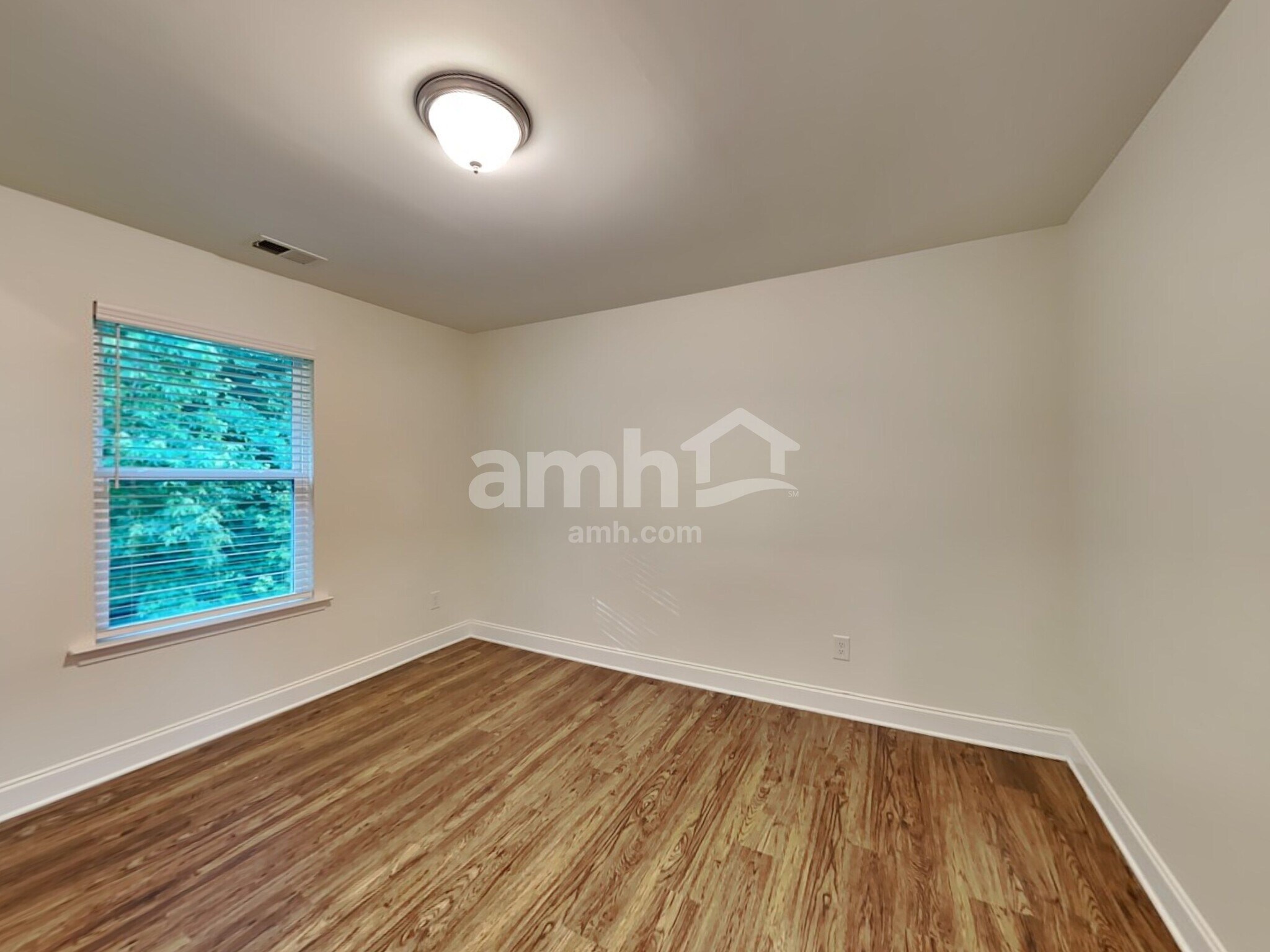 Building Photo - 3348 Okelly Dr