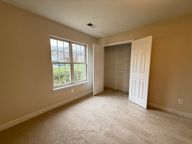 Building Photo - 2539 Springs Dr