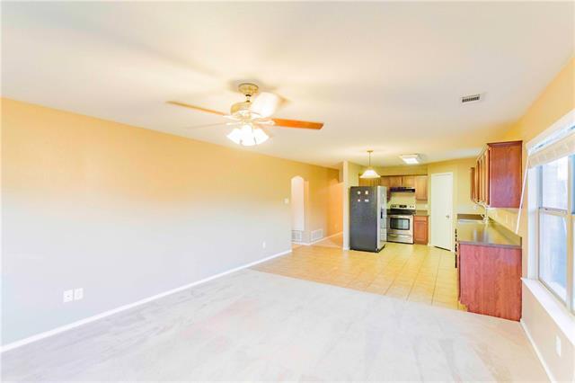 Building Photo - 365 Basswood Ln