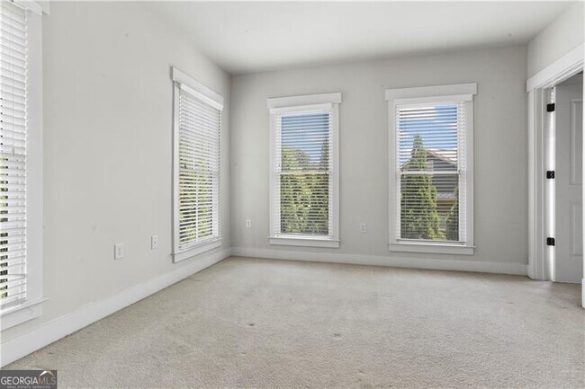 Building Photo - 900 River Vista Drive