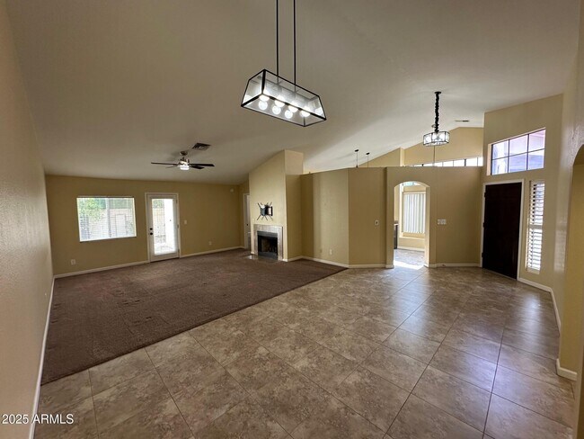 Building Photo - 8919 S Lori Ln