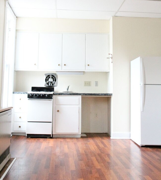 Building Photo - 42 N Prospect St