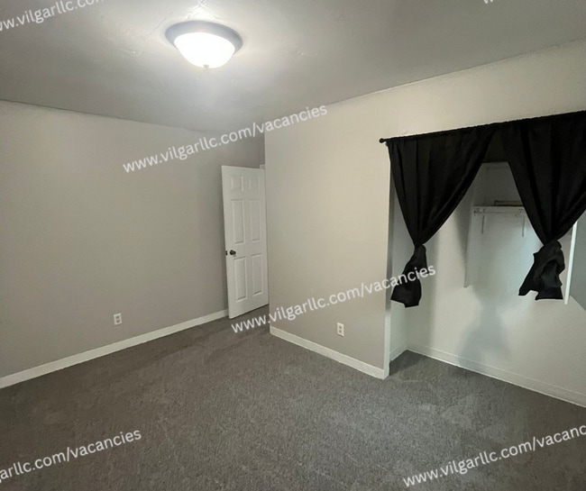 Building Photo - This stunning 4 Bedroom, 1 Bath home in Gary, IN
