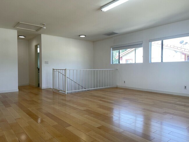 Building Photo - ARLETA