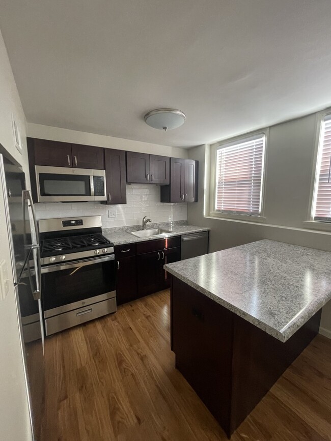 Kitchen - 6017 W 35th St