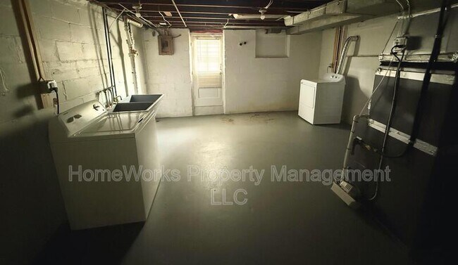 Building Photo - 3744 Elmley Ave
