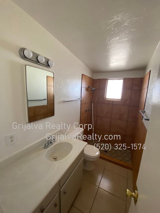 Building Photo - 2116 W Calle Fortunado