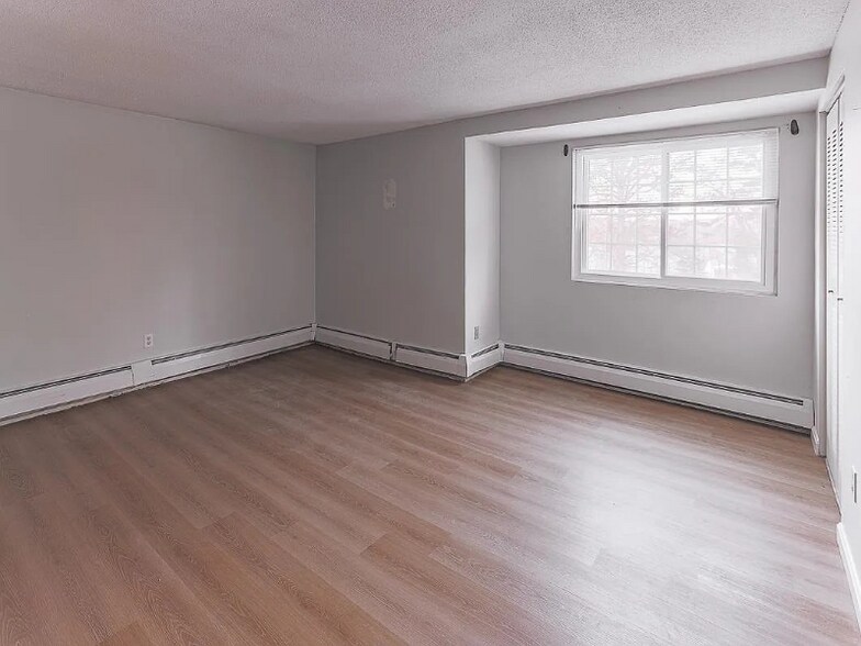 Building Photo - 36 English Village Rd