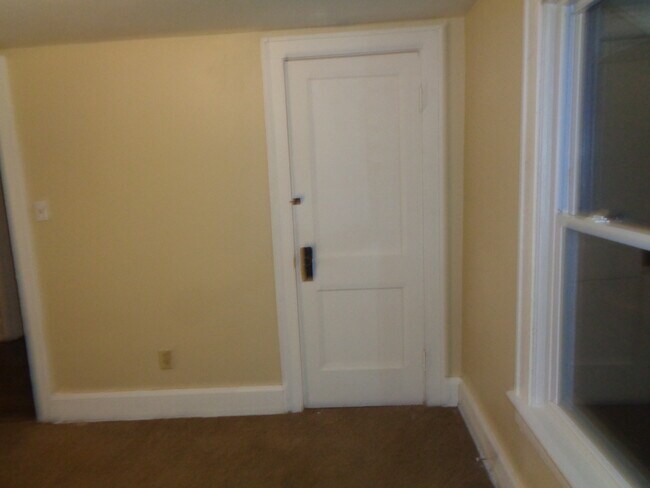 BEDROOM #2 (4 of 6) - 886 Storer Ave