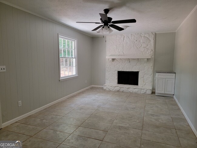 Building Photo - 679 Wellington Way