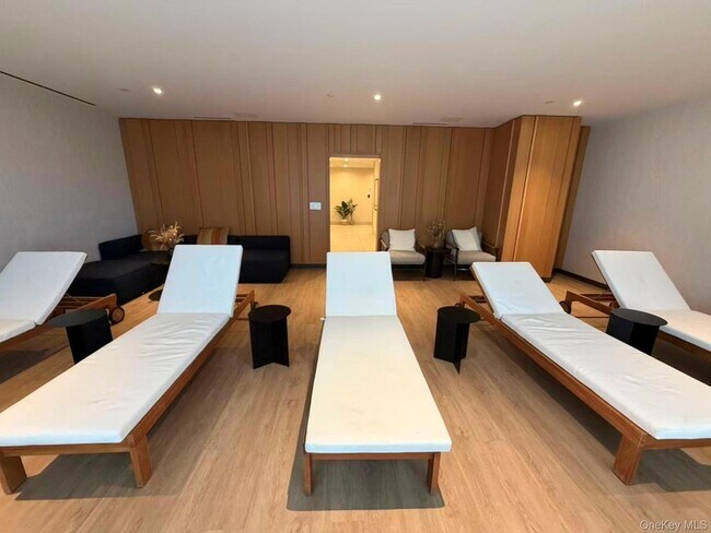 Building Photo - 131-02B 40th Rd