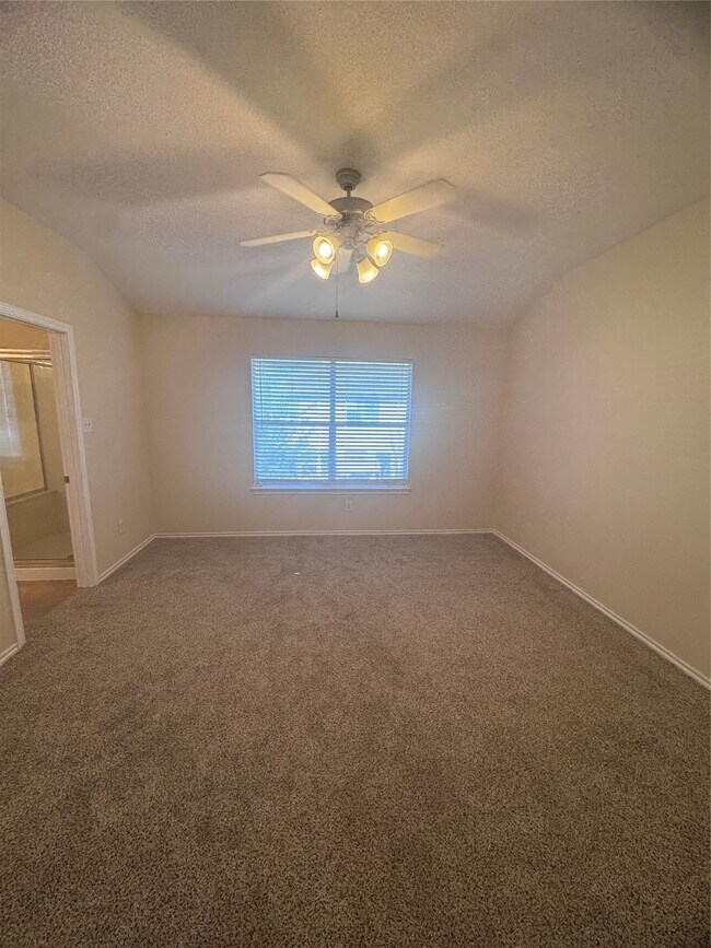 Building Photo - 6213 Stoney Creek Dr