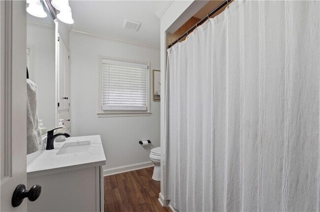 Building Photo - 285 Dania Dr