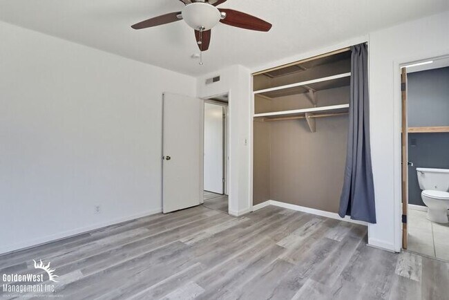 Building Photo - Updated 3Bdm 2 Ba Single Story Home with Detached Garage in the Heart of Lakeside