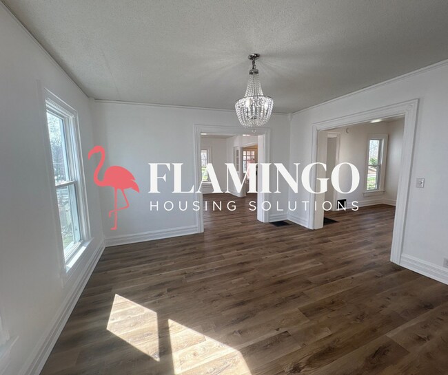 Building Photo - Newly Remodeled 3BR/2BA Home with Central Air & 2-Car Garage on Wayne Ave