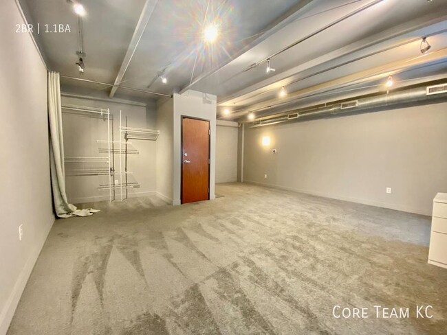 Building Photo - Stunning 2,000 sqft Loft For Rent in the C...