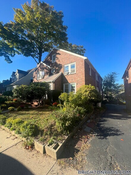 Building Photo - 22 Radnor Rd