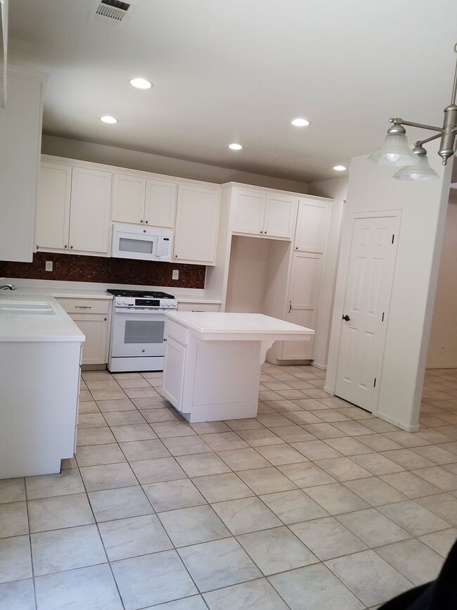 Building Photo - Coming soon 4 Bedroom home in the Berry Gardens