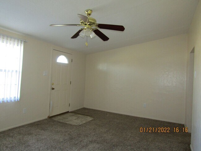 Building Photo - Very nice home located in the Gooch Area! New Flooring ( LVP) /Freshly Painted/No Pets!
