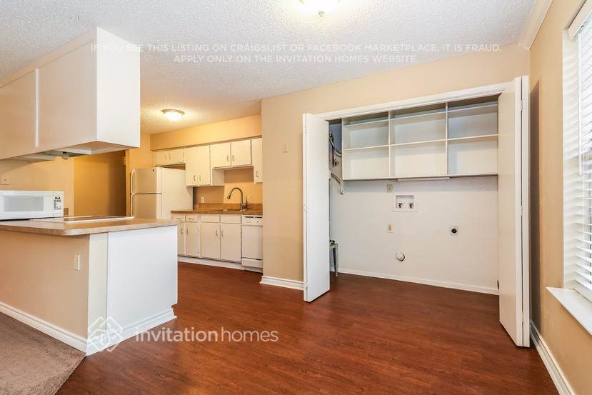 Building Photo - 5411 Vermillion Trail