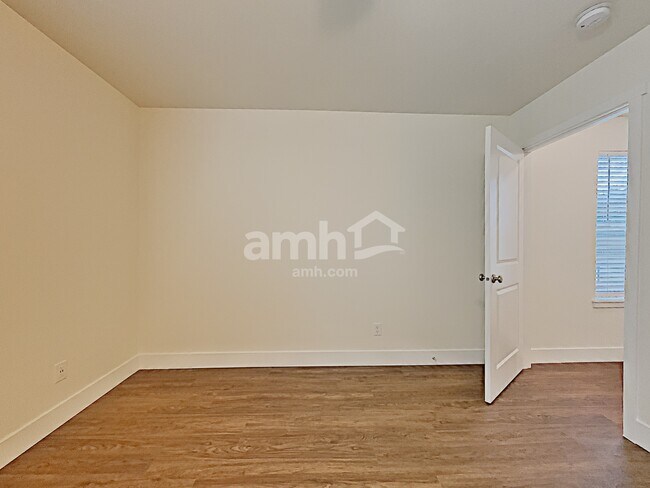 Building Photo - 2108 104th Dr SE