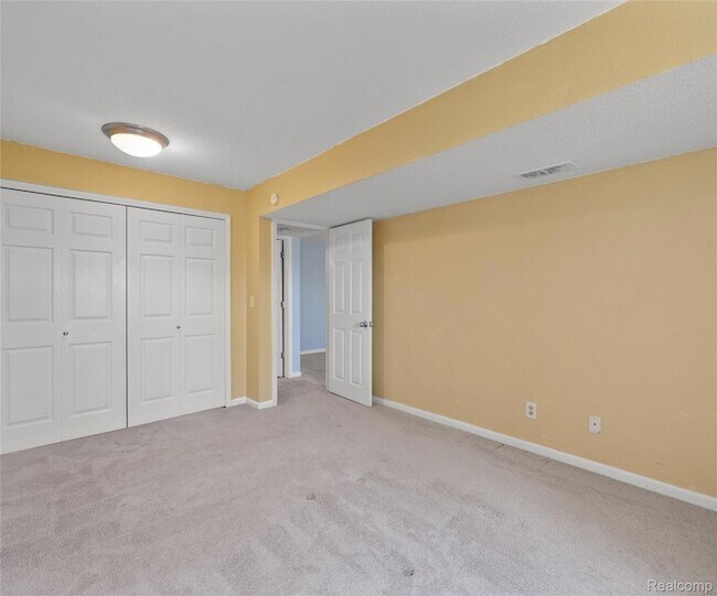 Building Photo - 101 Fieldcrest St