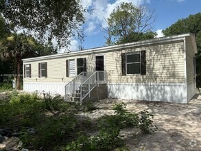 Building Photo - 720 N Riverside St