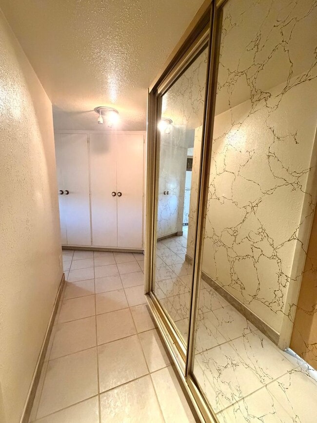 Building Photo - Cozy 2 Bedroom 1.5 Bathroom