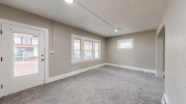 Building Photo - Old Brooklyn Area - 3 Bedroom Single Famil...