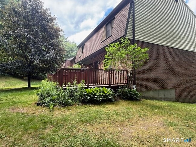 Building Photo - 143 Pine Hill Rd