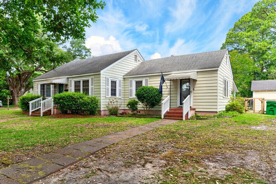 Building Photo - 611 Marshview Ln