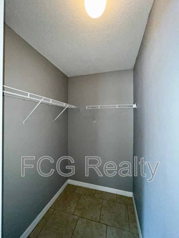 Building Photo - 5819 Windridge Dr
