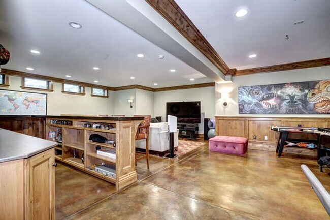 Building Photo - Beautiful Luxury Home Available in Boulder
