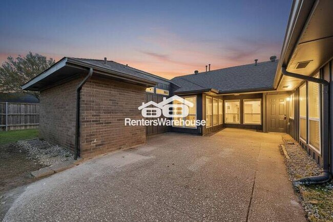 Building Photo - Renovated home in Plano Ready to Be Your Home