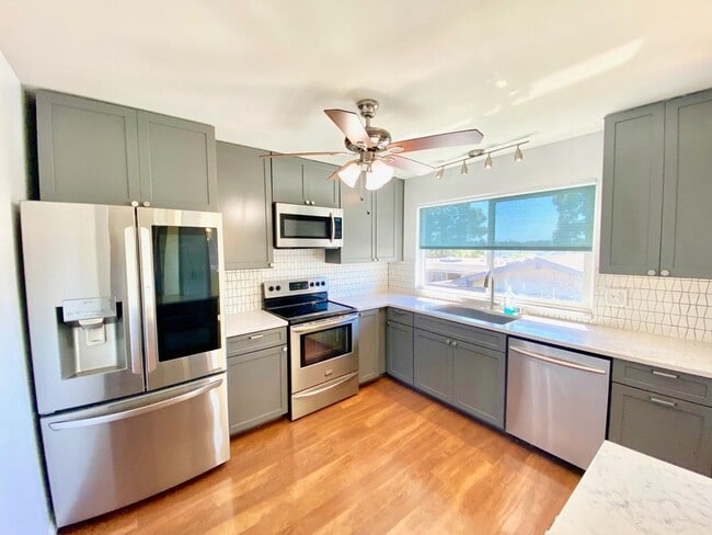 Building Photo - FOR RENT -  3 Bd/2 Ba 1,392 Sf In Friars Village Community, Townhome In San Diego Fashion Valley ...