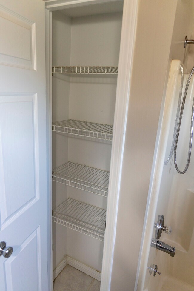 Building Photo - 10504 Pebblestone Cir