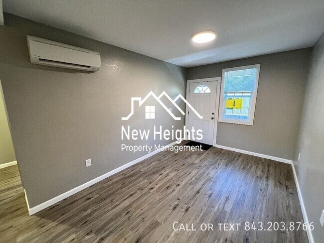 Building Photo - 3317 Proctor St