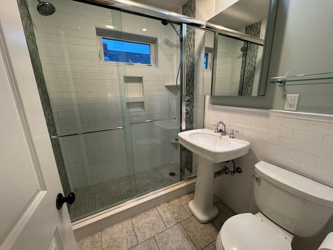 Building Photo - 39 Chester Rd