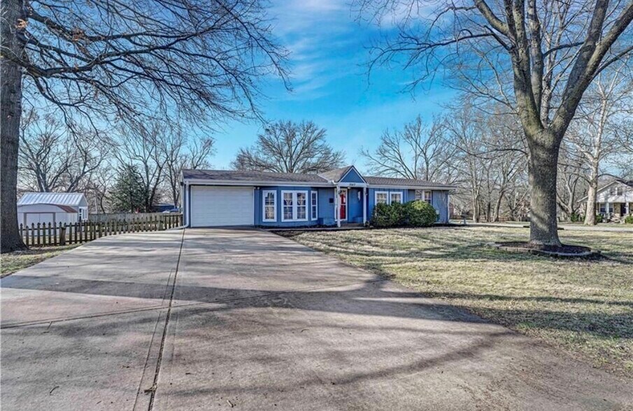 Building Photo - 12417 W 56th St