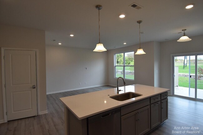 Building Photo - 105 Salt Springs Dr