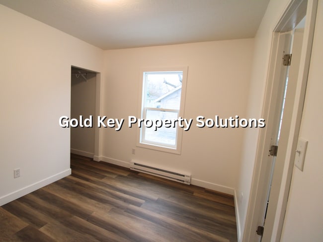 Building Photo - 4105 Main St