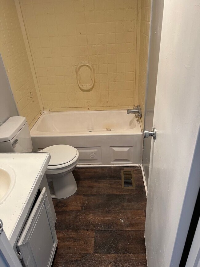 Building Photo - 3 BR 2 Bath 1,280 sq ft singlewide mobile home on 3.09 acres in Lonoke, AR